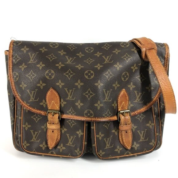 LOUIS VUITTON Authentic Brown Monogram Canvas Shoulder Bag
